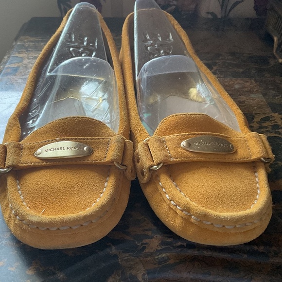 MICHAEL KORS YELLOW MUSTARD SUEDE WOMEN MOCCASINS FLAT SHOES SIZE US 9 - Picture 5 of 12